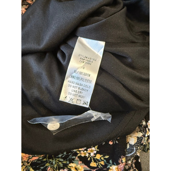 NWOTs Sadie & Sage black floral strappy V neck maxi dress Size S boho Romantic - Picture 9 of 9